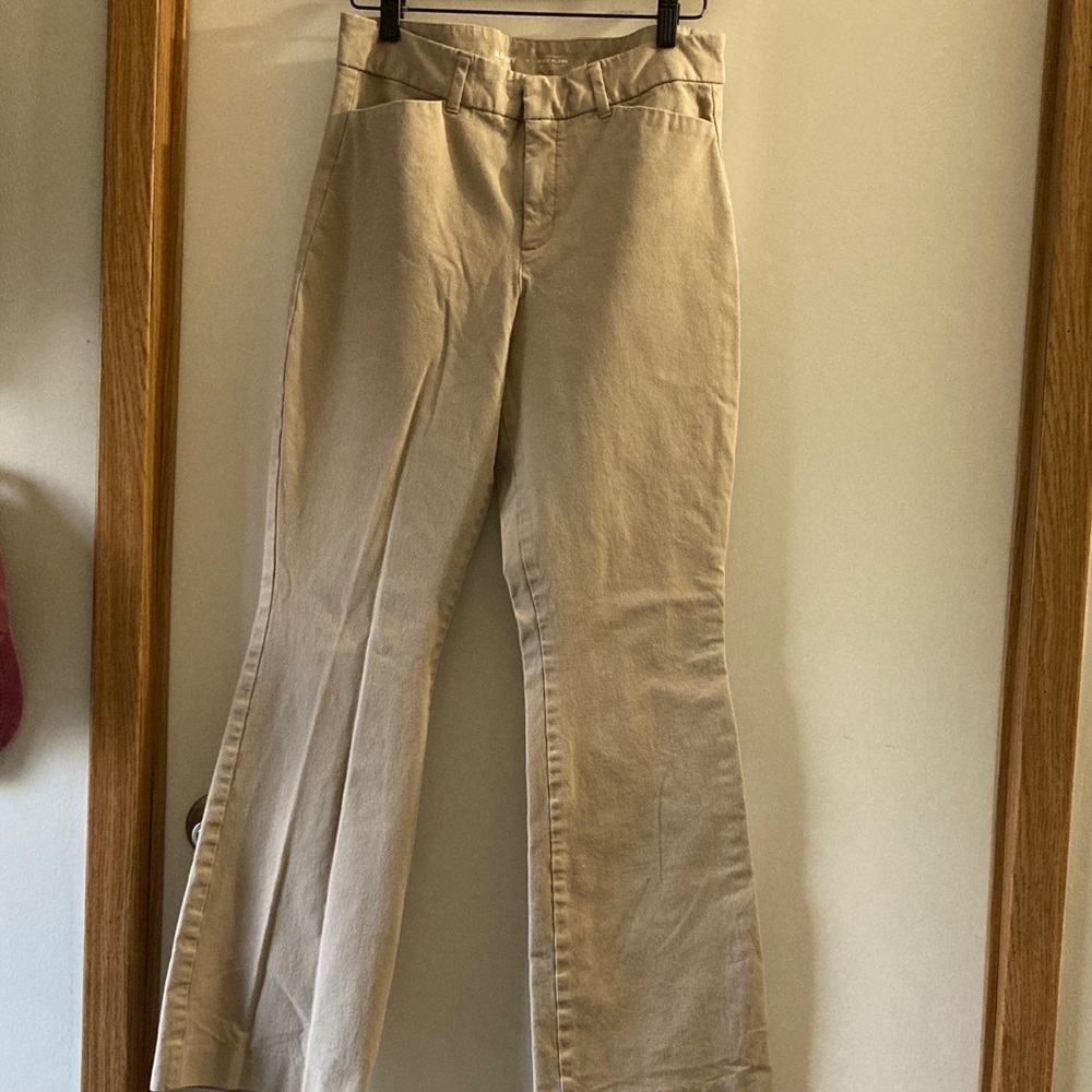 Old‎ Navy High-Rise Pixie Flare Pants - Beige